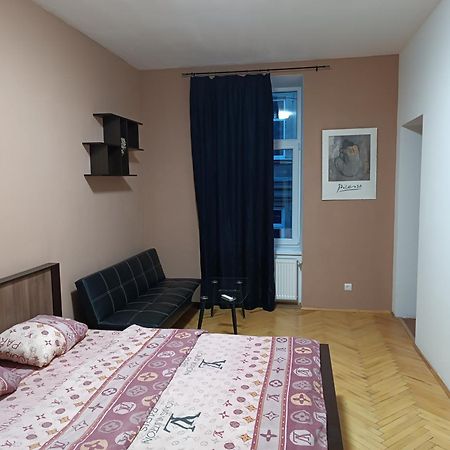 Ляльковий Театр Не Мансарда Lvov Exteriér fotografie